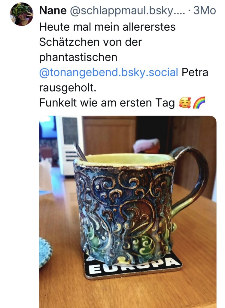 Nane - ★★★★★ So, endlich hab ich auch nen Bienenbecher! Und zusätzlich mein allererstes Schätzchen (Tasse) von der phantastischen Petra rausgeholt.
